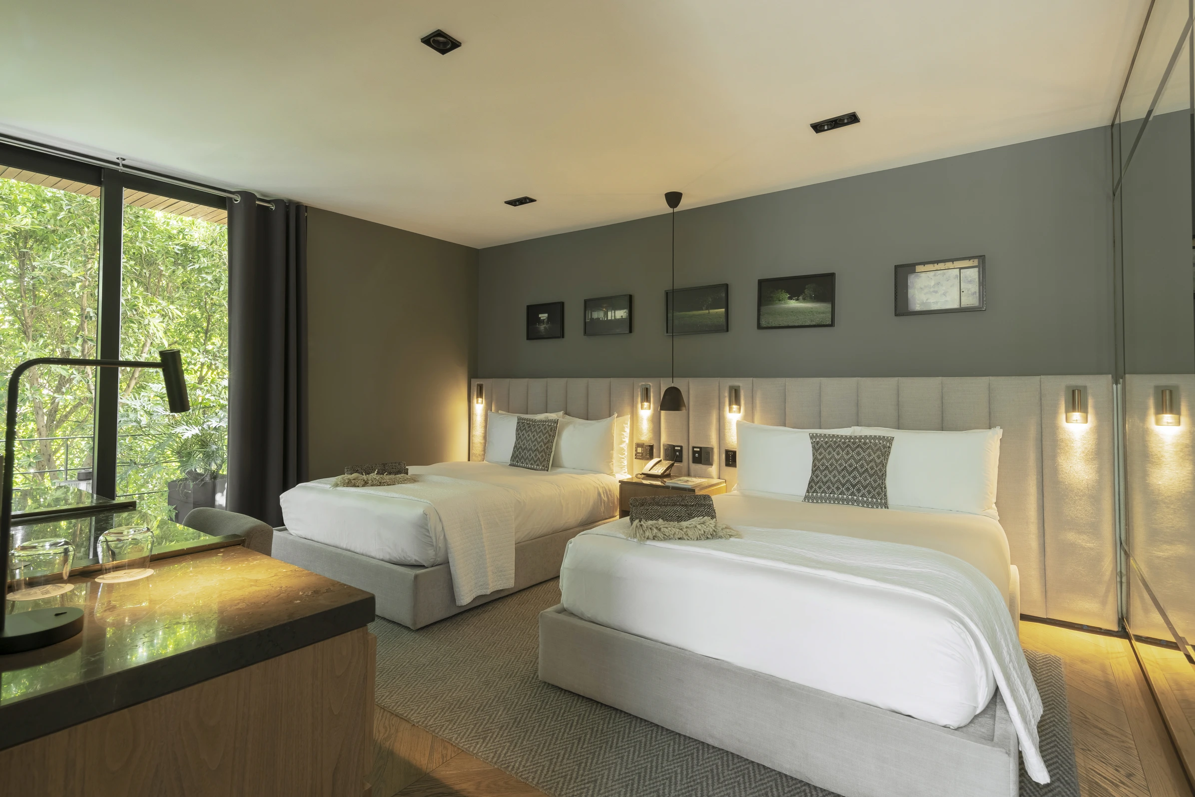 deluxed Signature Suite
